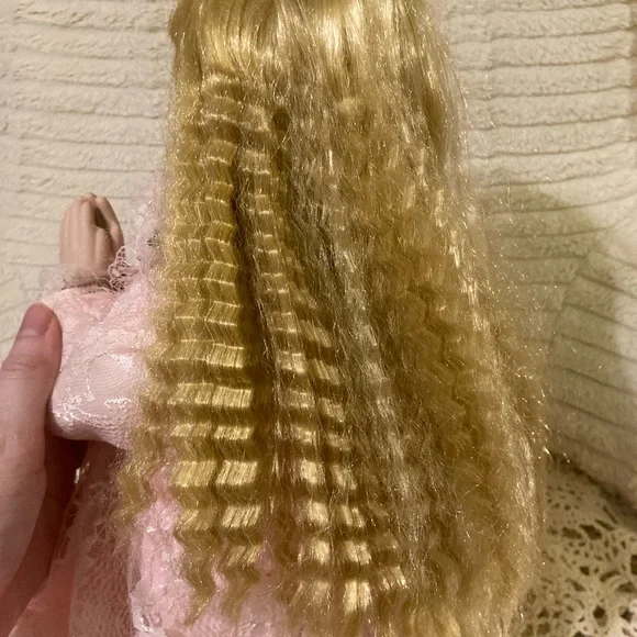 Vintage Praying Porcelain Girl Doll - Pink Gown, Kneeling, Rosary - Picture 5 of 13